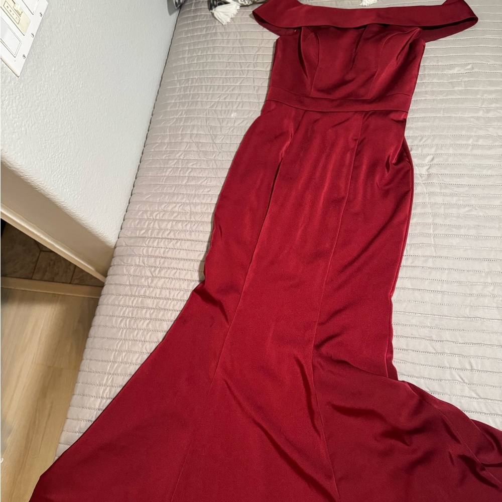 Kleinfeld womens Elegant Red Off-Shoulder formal Evening mermaid style Gown Sz:6